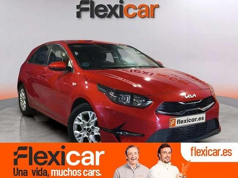 Rojo Usado 2023 Kia Ceed Utilitario | 15.190 € (Super precio) - Imagen 1/4