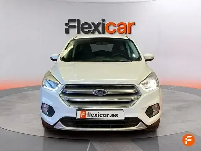 Usado Ford Kuga Trend+ 120 CV (88 kW) 2019 Blanco SUV