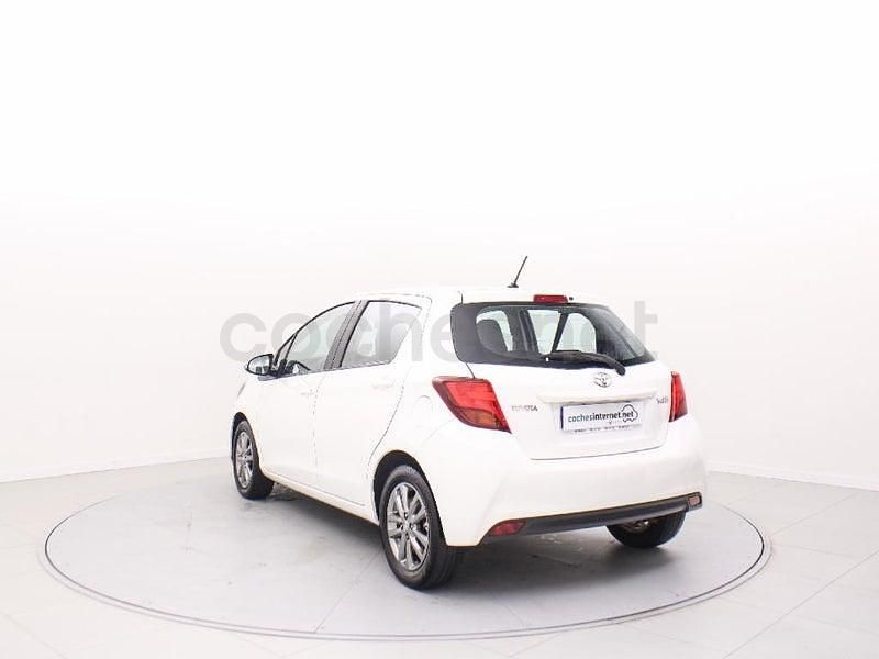 Usado Toyota Yaris Active 69 CV (50 kW) 2017 Blanco Berlina