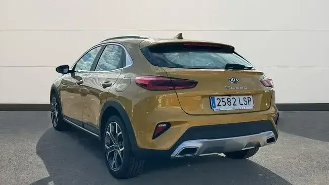 Usado Kia XCeed 160 CV (117 kW) 2021 Amarillo SUV