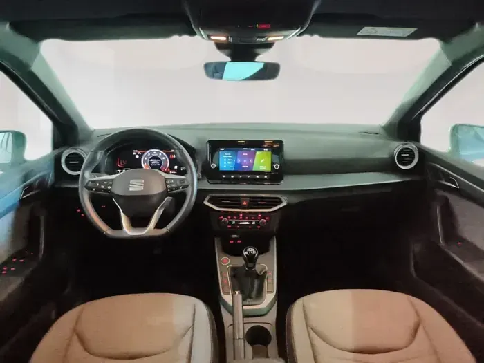 Usado Seat Arona Xperience 115 CV (84 kW) 2025 Gris SUV