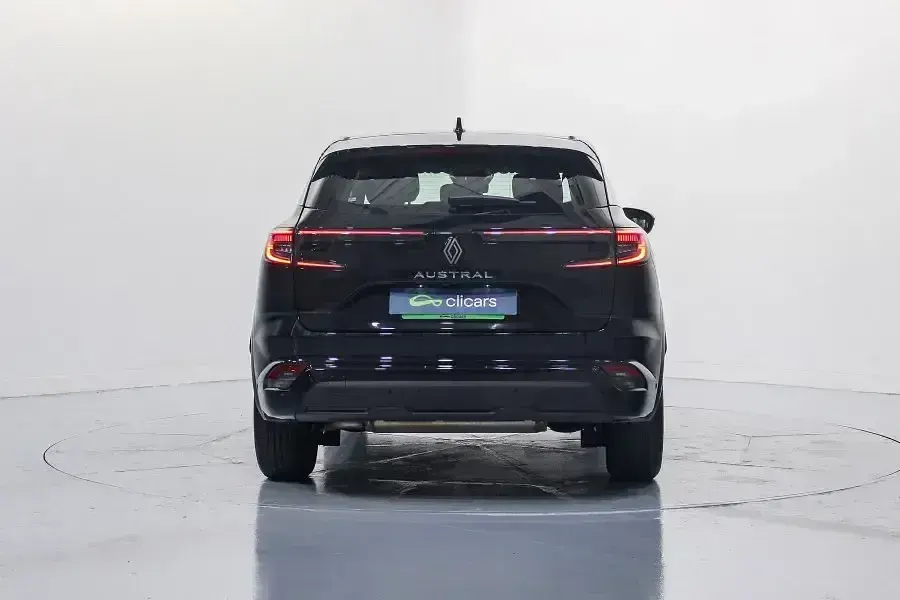 Käytetty Renault Austral Evolution 140 HP (102 kW) 2024 Musta Katumaasturi
