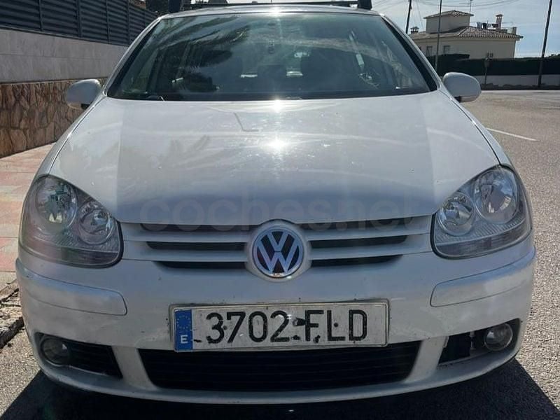 Usado VW Golf V Highline 102 CV (75 kW) 2007 Blanco Berlina