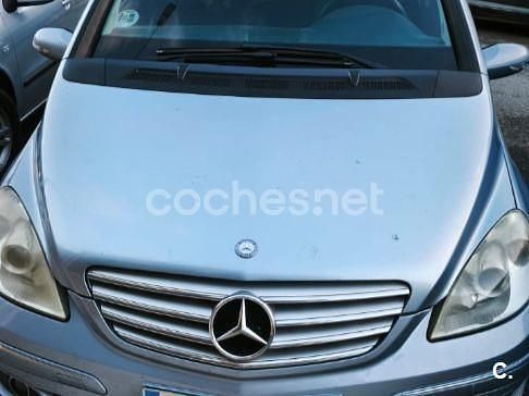 Usado Mercedes B180 109 CV (80 kW) 2008 Azul Monovolumen