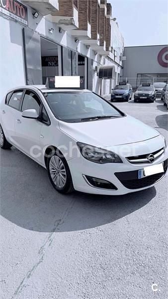 Usado Opel Astra Excellence 110 CV (80 kW) 2013 Blanco Berlina