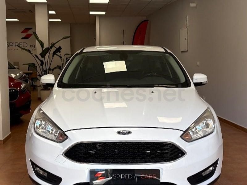 Blanco Usado 2016 Ford Focus Business Edition Berlina | 6990 € (Buen precio) - Imagen 1/4