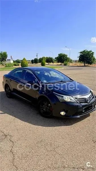 Usado Toyota Avensis Comfort 124 CV (91 kW) 2012 Negro Berlina