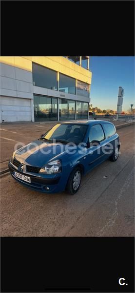 Azul Usado 2003 Renault Clio II Dynamique Berlina | 2000 € (Precio justo) - Imagen 1/4