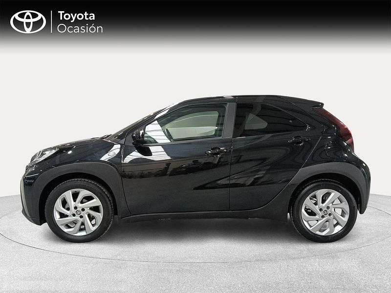 Usado Toyota Aygo X Play 72 CV (52 kW) 2024 Negro SUV