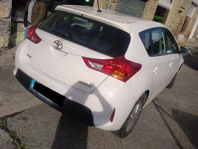 Usado Toyota Auris 90 CV (66 kW) 2015