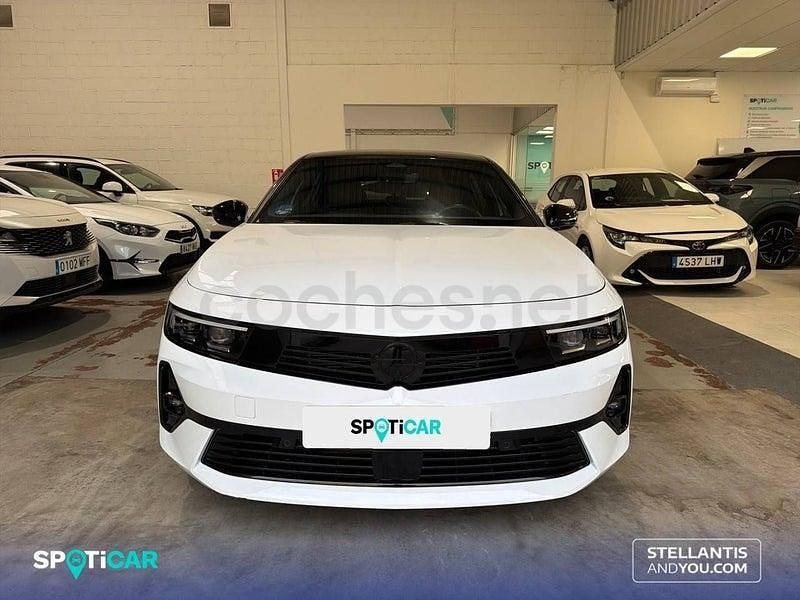 Usado Opel Astra 180 CV (132 kW) 2023 Blanco Berlina