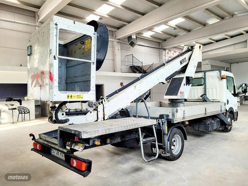 Usado Nissan Cabstar 120 HP (88 kW) 2014 Pickup