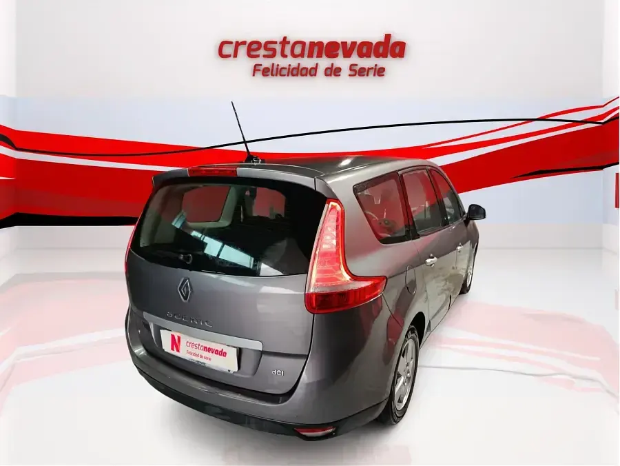 Usado Renault Scenic E-Tech Dynamique 131 CV (96 kW) 2011 Gris / plata