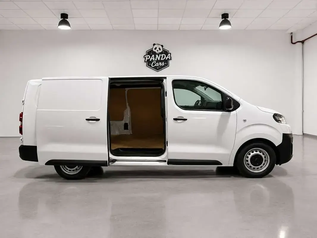 Usado Citroën Jumpy Comfort 144 CV (105 kW) 2021 Blanco Monovolumen
