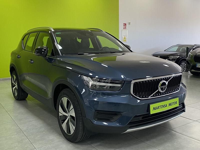 Usado Volvo XC40 Momentum 197 CV (144 kW) 2022 Azul SUV