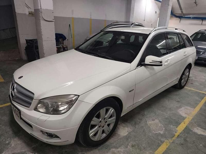 Usado Mercedes C220 Elegance 170 CV (125 kW) 2010 Blanco Berlina