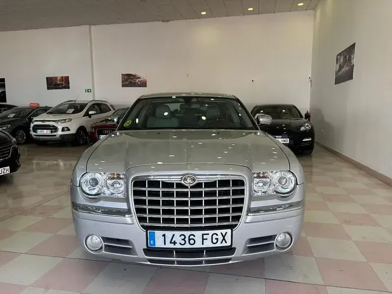 Usado Chrysler 300C 218 CV (160 kW) 2006 Gris / plata Berlina