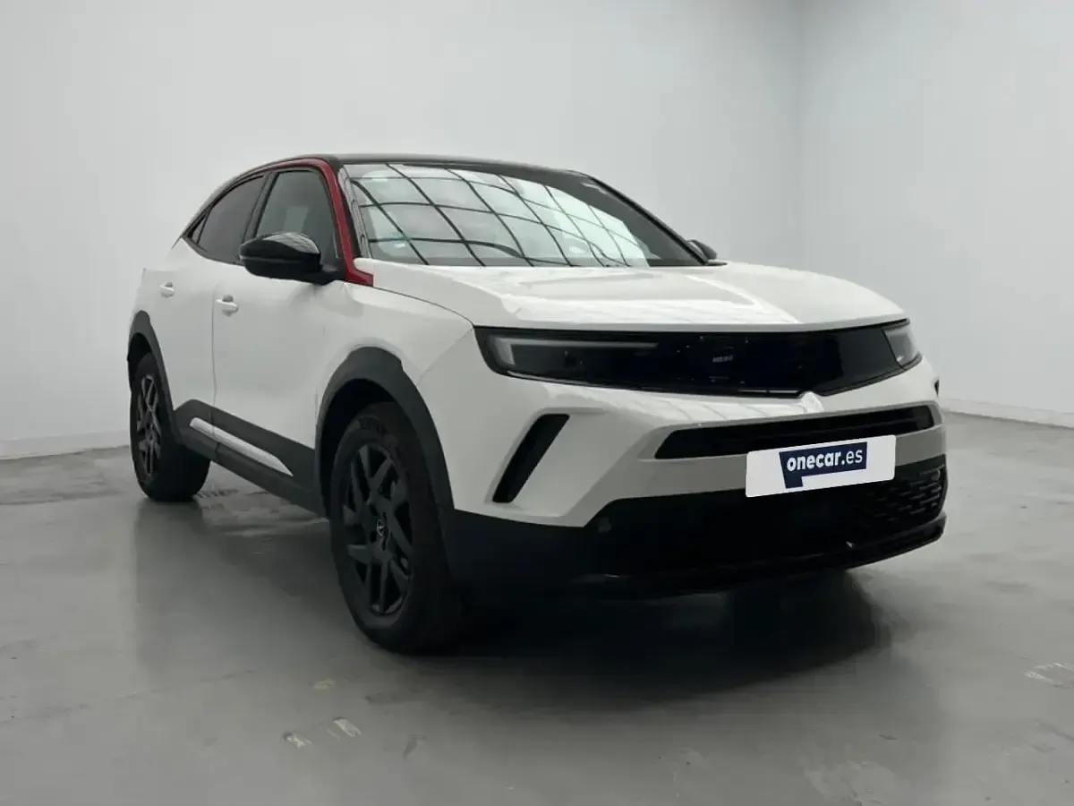 Usado Opel Mokka GS Line 130 CV (95 kW) 2022 Blanco SUV