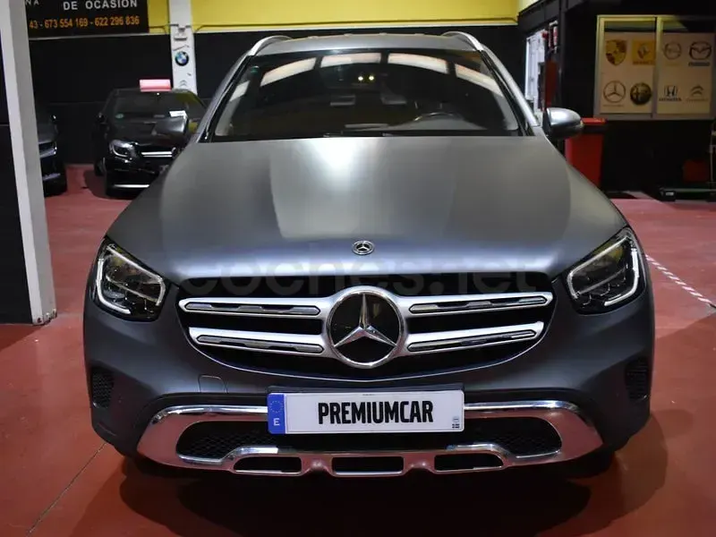 Usado Mercedes GLC300e 320 CV (235 kW) 2022 Gris / plata SUV