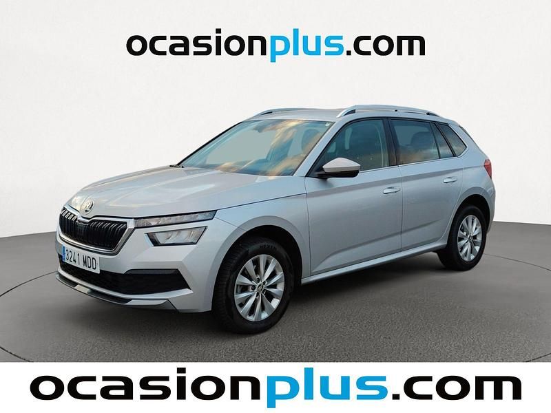 Usado Skoda Kamiq Ambition 110 CV (80 kW) 2022 Gris plata SUV