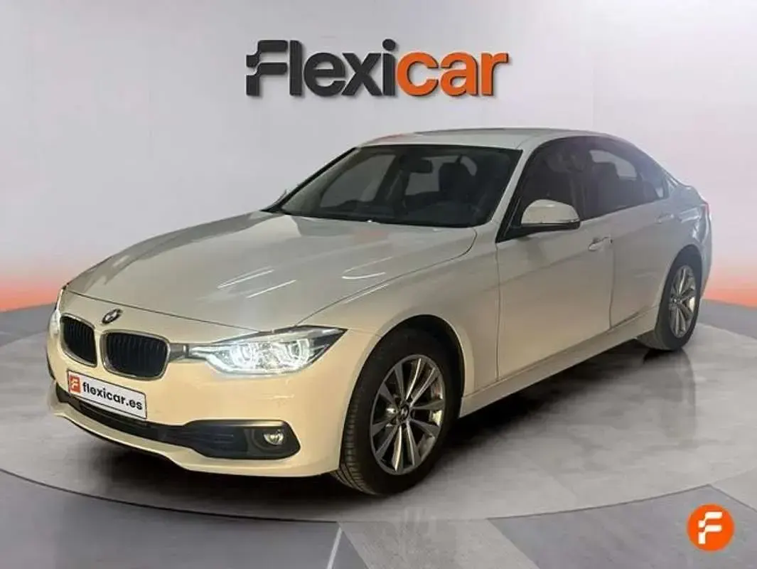 Usado BMW 318 136 CV (100 kW) 2018 Blanco Berlina