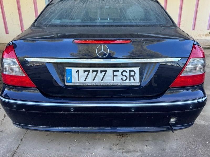 Usado Mercedes E320 Classic 224 CV (164 kW) 2007 Azul Familiar