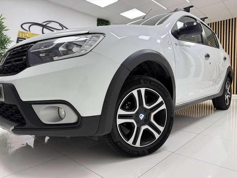 Usado Dacia Sandero Essentiel 95 CV (69 kW) 2020 Blanco Utilitario