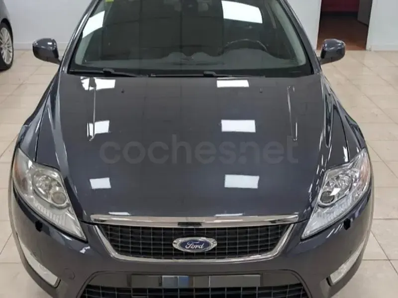 Usado Ford Mondeo Trend 140 CV (102 kW) 2007 Gris / plata Berlina