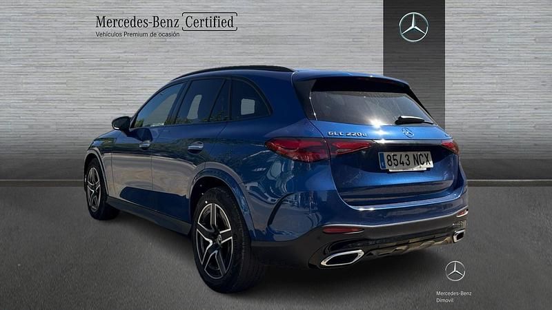 Usado Mercedes GLC220 AMG line 197 CV (144 kW) 2025 Azul