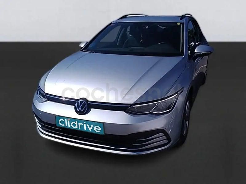 Usado VW Golf VIII Life 110 CV (80 kW) 2021 Amarillo Familiar