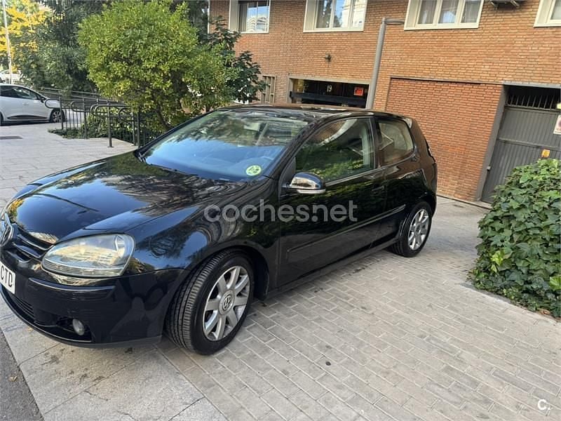 Negro Usado 2004 VW Golf IV Trendline Berlina | 3400 € (Precio justo) - Imagen 1/4