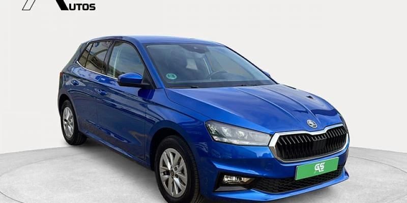 Usado Skoda Fabia Selection 116 CV (85 kW) 2025 Azul Utilitario