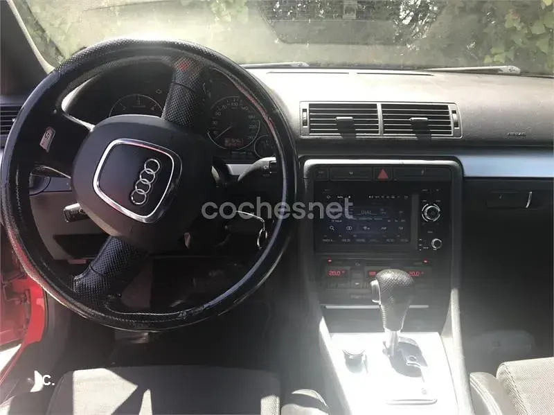 Usado Audi A4 140 CV (102 kW) 2005 Rojo Familiar