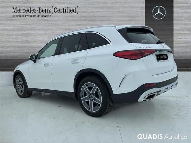 Usado Mercedes GLC300 AMG line 258 CV (189 kW) 2025 Manufaktur blanco opalita brig