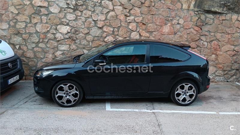 Usado Ford Focus Trend 115 CV (84 kW) 2008 Negro Berlina