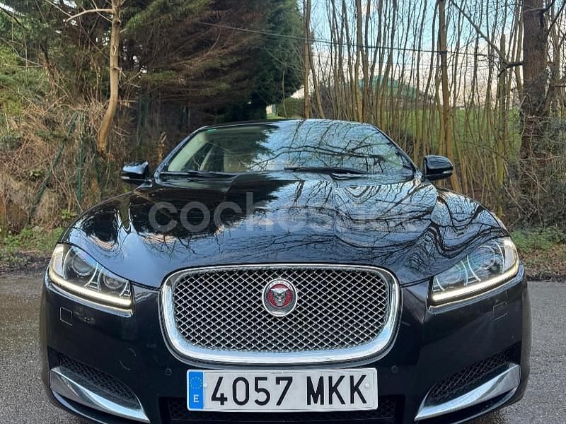 Usado Jaguar XF Luxury 200 CV (147 kW) 2014 Negro Berlina