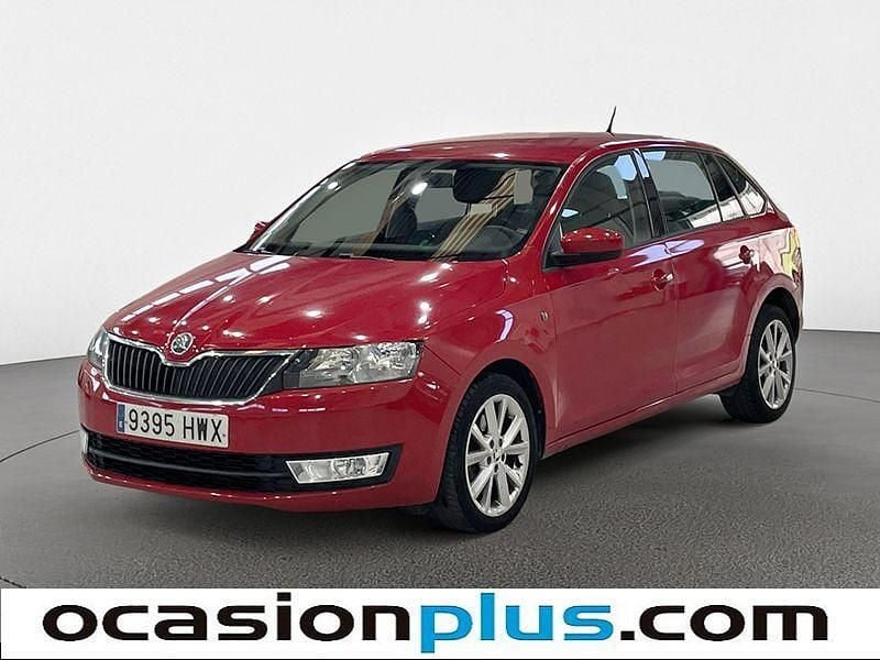 Usado Skoda Rapid Ambition 105 CV (77 kW) 2014 Rojo Berlina