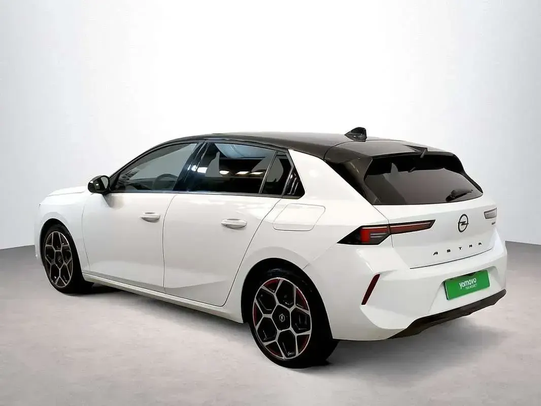 Usado Opel Astra 182 HP (133 kW) 2023 Branco Citadino