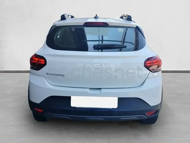 Usado Dacia Sandero Essentiel 101 CV (74 kW) 2023 Blanco Berlina