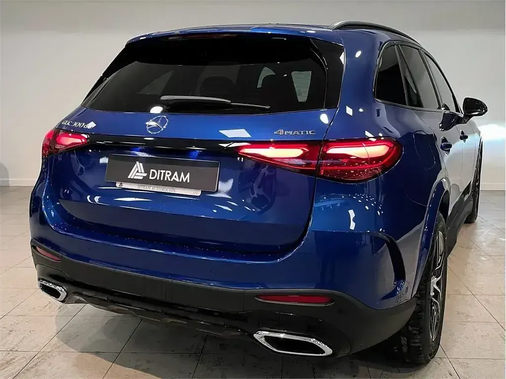 Nuevo Mercedes GLC300de 333 CV (244 kW) 2026 Azul SUV