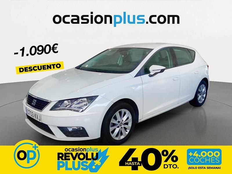 Usado Seat Leon Style 130 CV (95 kW) 2019 Blanco
