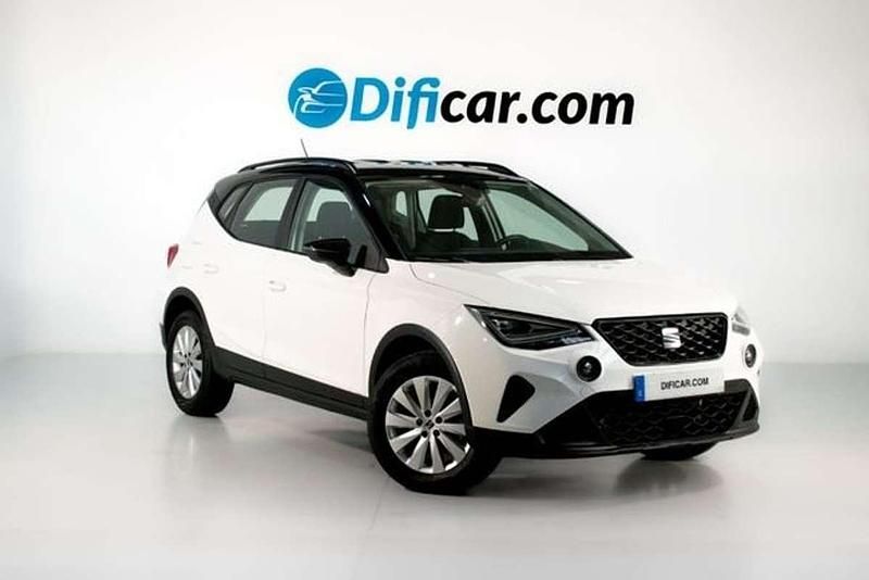 Usado Seat Arona Style Plus 111 CV (81 kW) 2021 Blanco SUV