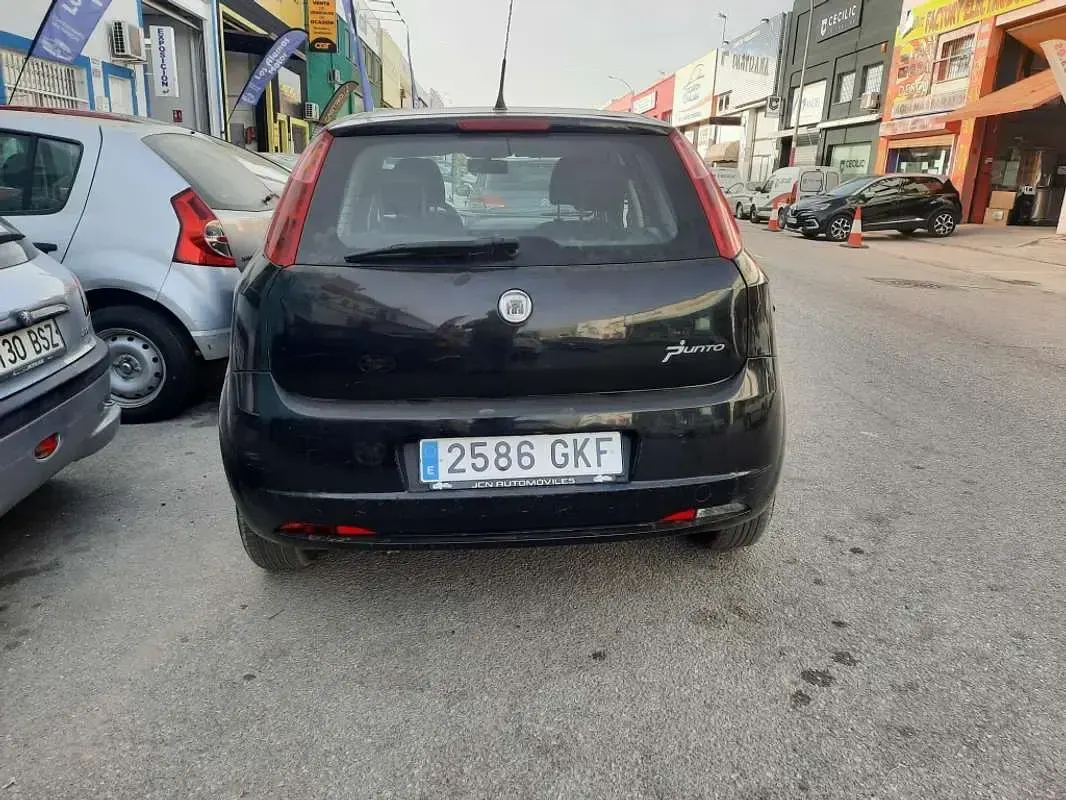 Usado Fiat Grande Punto Active 95 CV (69 kW) 2009 Negro Utilitario