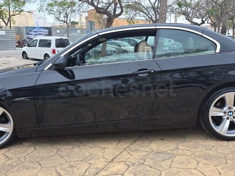 Usado BMW 320 Cabriolet 177 HP (130 kW) 2009 Preto Cabrios