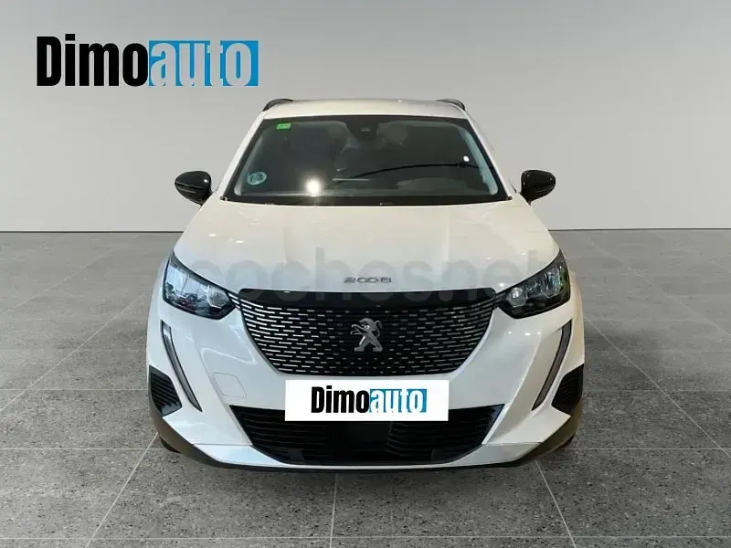 Usado Peugeot 2008 Allure 130 CV (95 kW) 2022 Blanco SUV