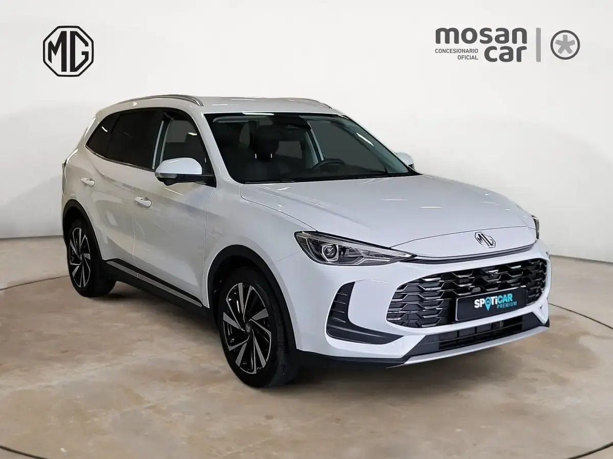 Usado MG ZS Luxury 197 CV (144 kW) 2024 Blanco dover SUV