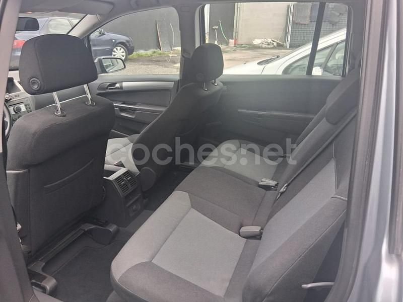 Usado Opel Zafira Cosmo 120 HP (88 kW) 2005 Cinzento Monovolume