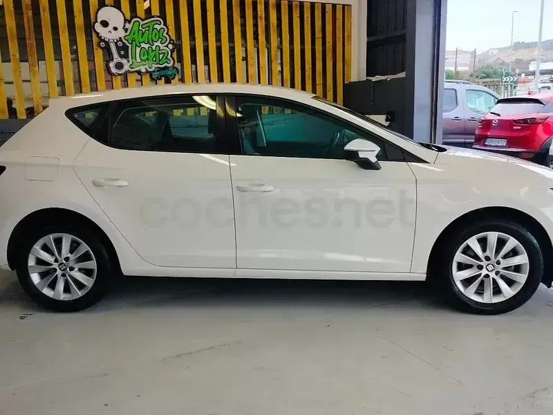 Usado Seat Leon Style 115 CV (84 kW) 2020 Blanco Berlina