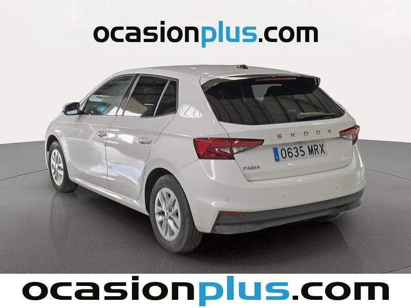 Usado Skoda Fabia Selection 95 CV (69 kW) 2024 Blanco Utilitario