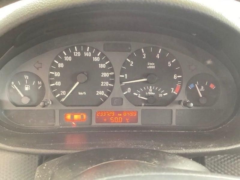 Usado BMW 316 M Sport 115 CV (84 kW) 2004 Gris / plata Berlina